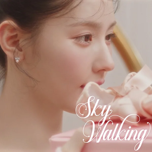 Песня: MIYEON - Sky Walking (i-dle). Формат: Mp3 320 kbps. Размер: 9.72 Mb. Длительность: 4:13. Дата выхода: 29 августа 2025!
